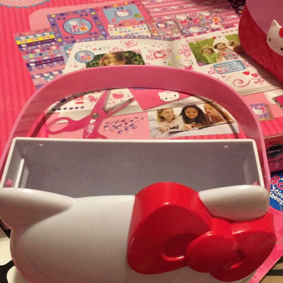 Hello kitty storage containers - Picture 2 of 5